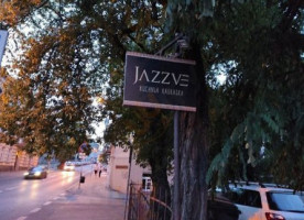 Jazzve outside