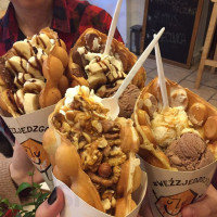 Bubble Waffle Cafe food