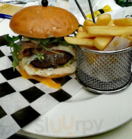 Burger Bistro Modo food