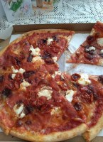 Mondo Pizza food