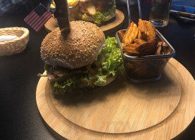 Pin Up American Burger food