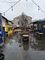 Skwer Judah Food Truck Square inside