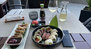 Dom Sushi food