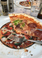 Pizza E Maccaroni food