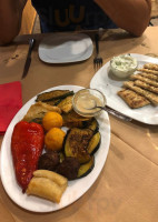 Ελλάς Ταβέρνα food