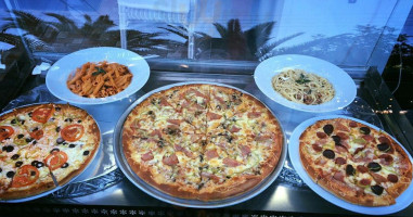 Replay Pizza Cafe food