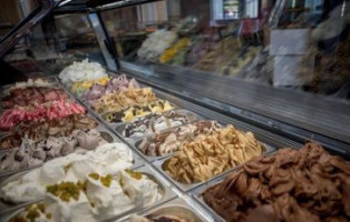 Vento Gelateria Pasticceria food