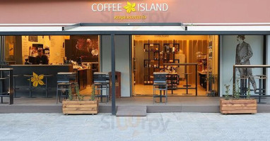 Coffee Island outside