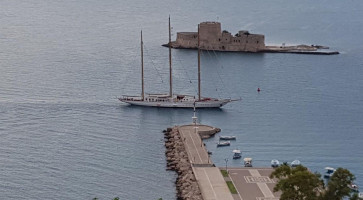 Amimoni (nafplia Palace) outside