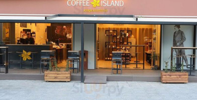 Coffee Island outside