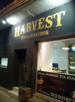 Harvest Pizza inside