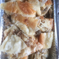 Tarihi Sarıyer Muhallebicisi Ve Börek food