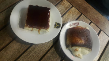 Tarihi Sarıyer Muhallebicisi Ve Börek food