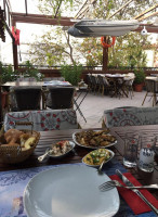 Komodor Meze Evi food