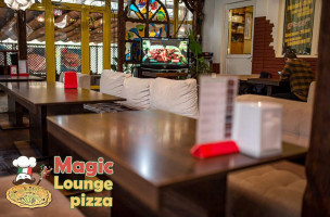 Magic Lounge Pizza food