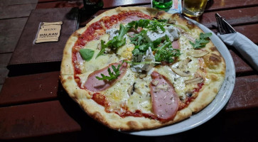 Balkan Pizzeria food