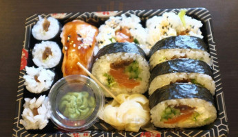 Jani Sushi food