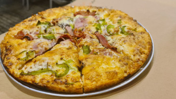 Pizza Kaliari food