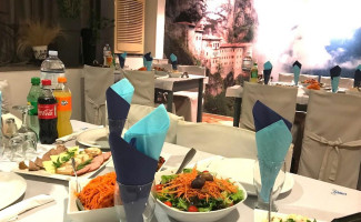 ΤΡΑΠΕΖΟΥΝΤΑ ΚΡΕΑΤΙΚΑ ΘΑΛΑΣΣΙΝΑ food