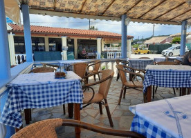 Gratsela Taverna food