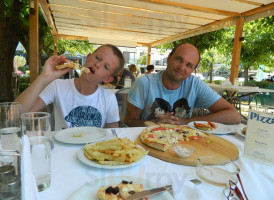 Ammos Beach food