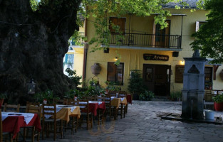 Taverna Agnanti inside