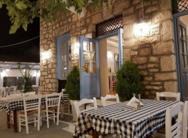 Zorbas Greek Cuisine inside