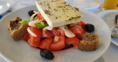 Taverna Apanemia food