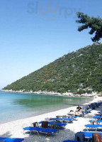 Pame Zaritsi Beach outside