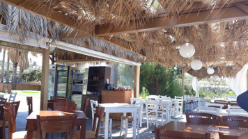 Αίολος Beach Bar Restaurant inside