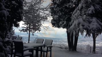 Εβόρα Καφέ Εστιατόριο inside