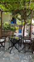 Cafe Paralis inside