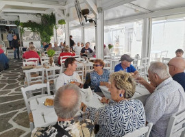 Paraportiani Taverna food