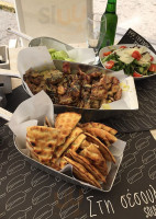 Στη Σέσουλα Souvlaki food