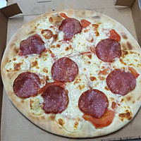 Karatzios Pizza food