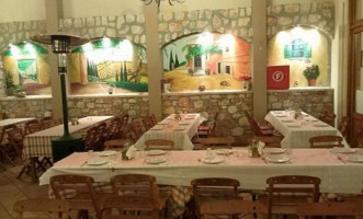 Taverna Savvas inside