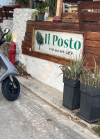 Il Posto Cafe outside