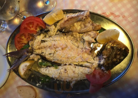 Taverna Sklithri food