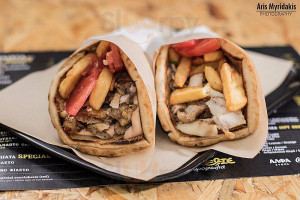 Souvlakerie Γυροφωλιά food