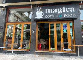 Magica Coffe Food outside