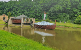 Buhta Vikingiv outside