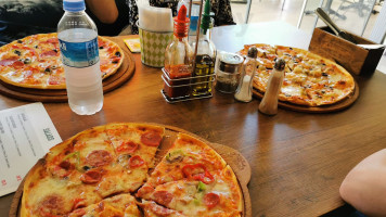 Pizza Napoli food