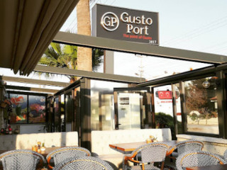 Gusto Port Cafe