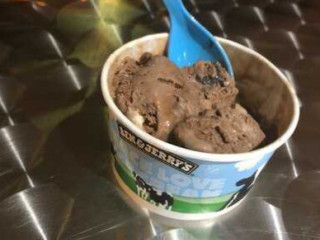 Ben Jerry's And Haagen-dazs Shop In Coral Bay