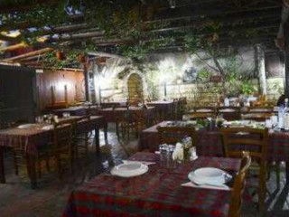 Taverna Mesa Geitonia