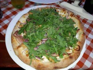 Lávakövi Pizzéria