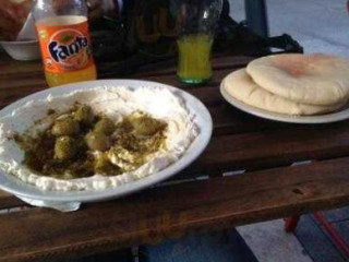 Hummus Egyetem Square