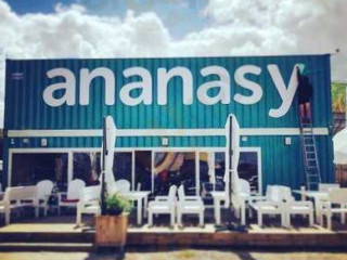 Ananasy