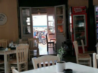 Salvanos Cafe