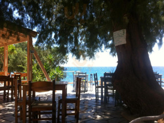 Taverna Anatoli Petrakis Beach